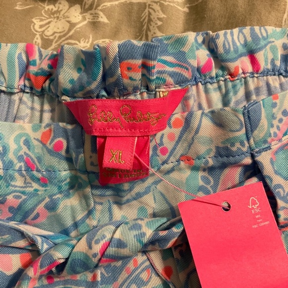 Lilly Pulitzer Kaylene shorts - Picture 2 of 5